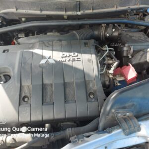 MITSUBISHI OUTLANDER 2.2 DI-D 177cv AÑO 2010 - Imagen 5