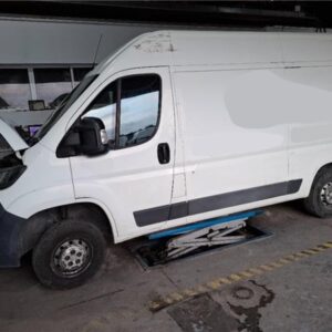 PEUGEOT BOXER FURGÓN 2.0 335 AÑO 2017 - Imagen 2