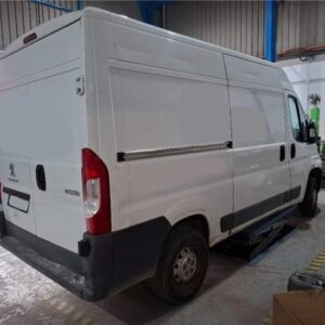 PEUGEOT BOXER FURGÓN 2.0 335 AÑO 2017 - Imagen 3