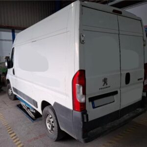 PEUGEOT BOXER FURGÓN 2.0 335 AÑO 2017 - Imagen 4