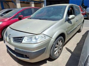RENAULT MEGANE II SEDÁN 1.6 AÑO 2006