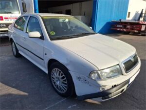 SKODA OCTAVIA BERLINA 2.0 HATCHBACK GASOLINA AÑO 2004