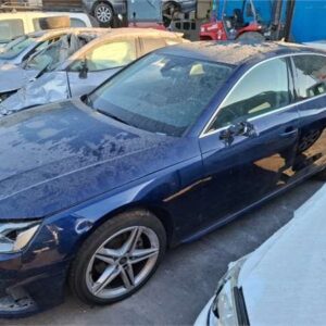 AUDI A4 BERLINDA HÍBRIDO SUAVE AÑO 2024 - Imagen 1